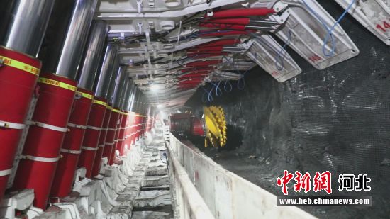 开滦集团内蒙古红树梁矿生产系统全面启动，正式进入联合试运转阶段。 供图